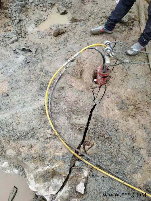 湖南常德石灰巖開采設備機載式破石機廠家地址 巖石劈裂機