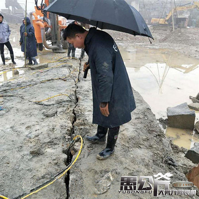 左云縣硅石礦鉀長石開采分裂機信息