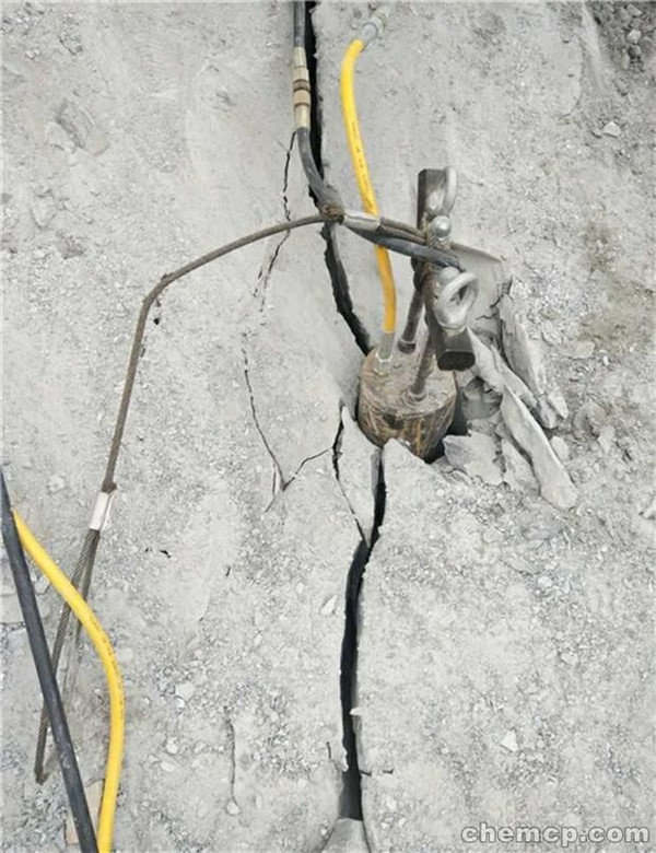 江西撫州挖基坑石灰巖破除液壓劈裂機市場價格