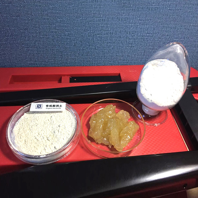 有機膨潤土