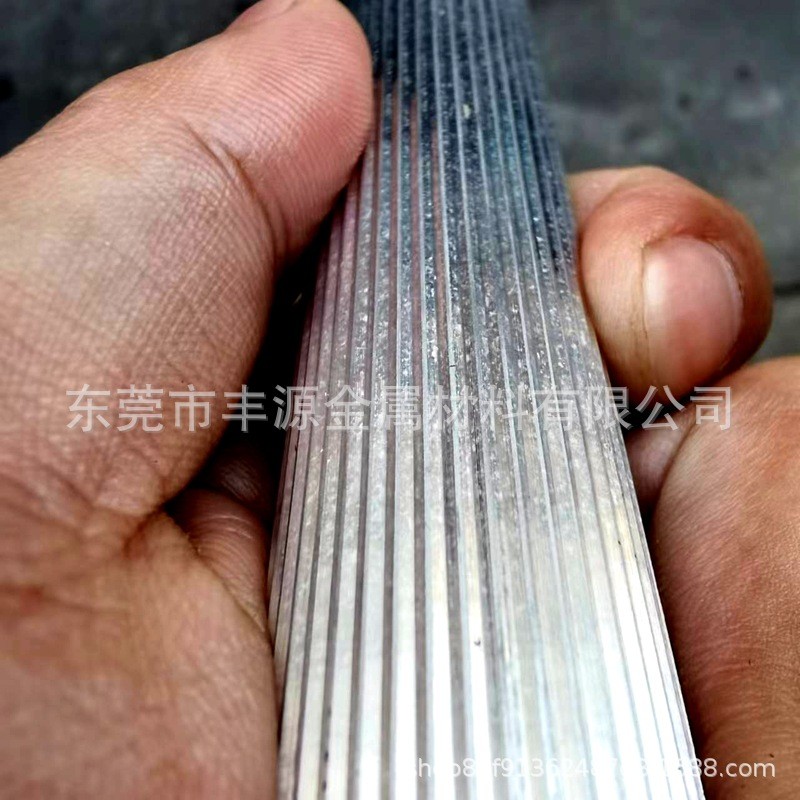 大直徑鋁棒滾花 6061直紋滾花棒 m=0.3 m=0.5 網(wǎng)紋鋁合金管